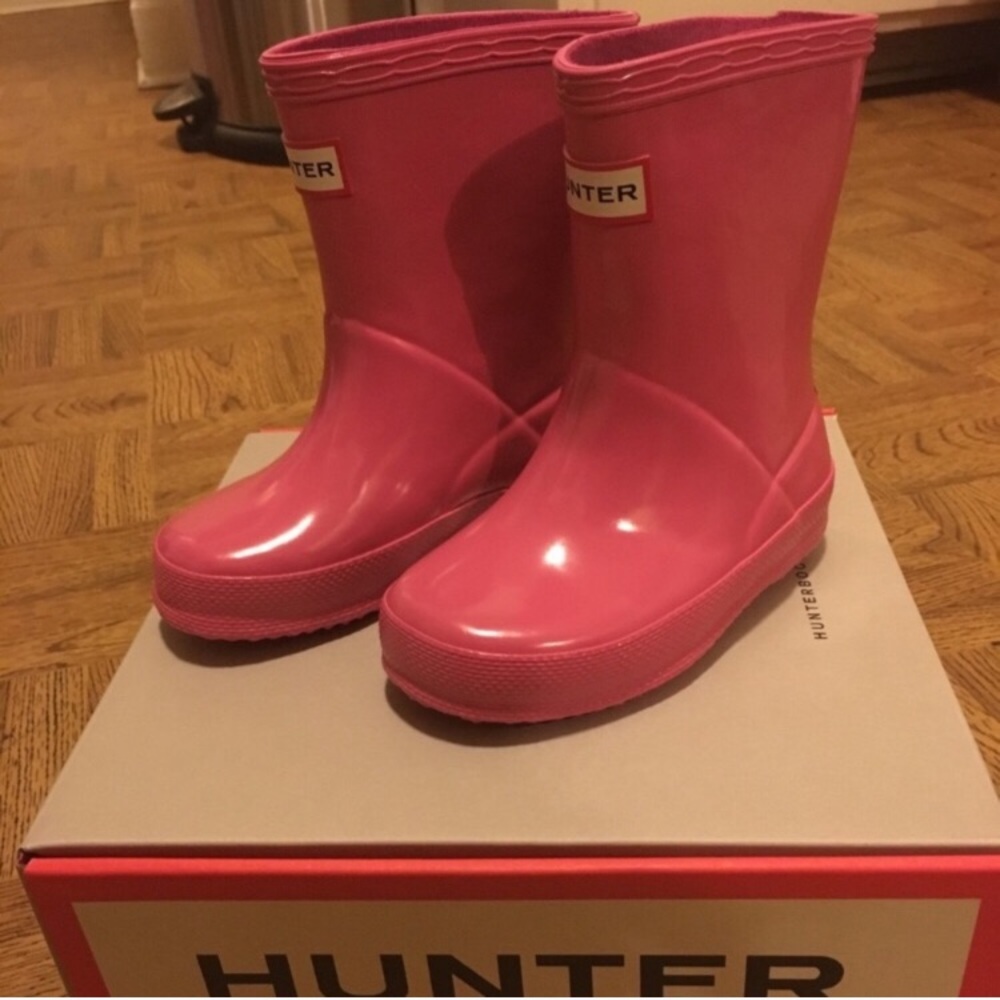*AUTHENTIC NEW IN BOX-HUNTER PINK Toddler Sz 5